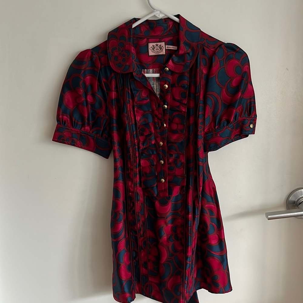 Silk red and navy juicy top